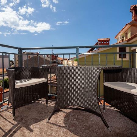 Luxury Apartment With Private Rooftop Terrace Pula Bagian luar foto