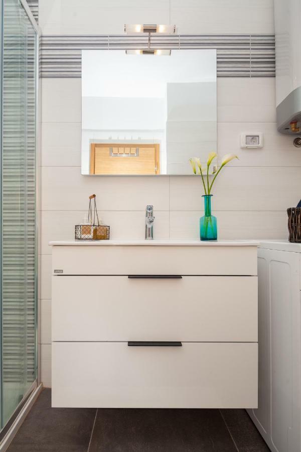 Luxury Apartment With Private Rooftop Terrace Pula Bagian luar foto