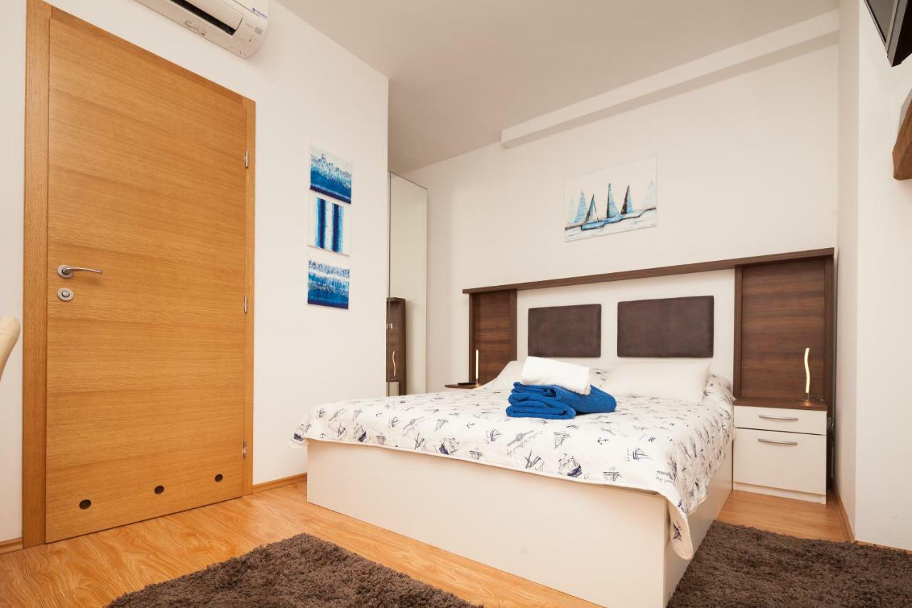 Luxury Apartment With Private Rooftop Terrace Pula Bagian luar foto
