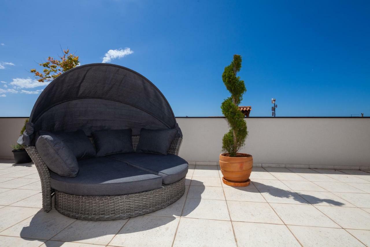 Luxury Apartment With Private Rooftop Terrace Pula Bagian luar foto