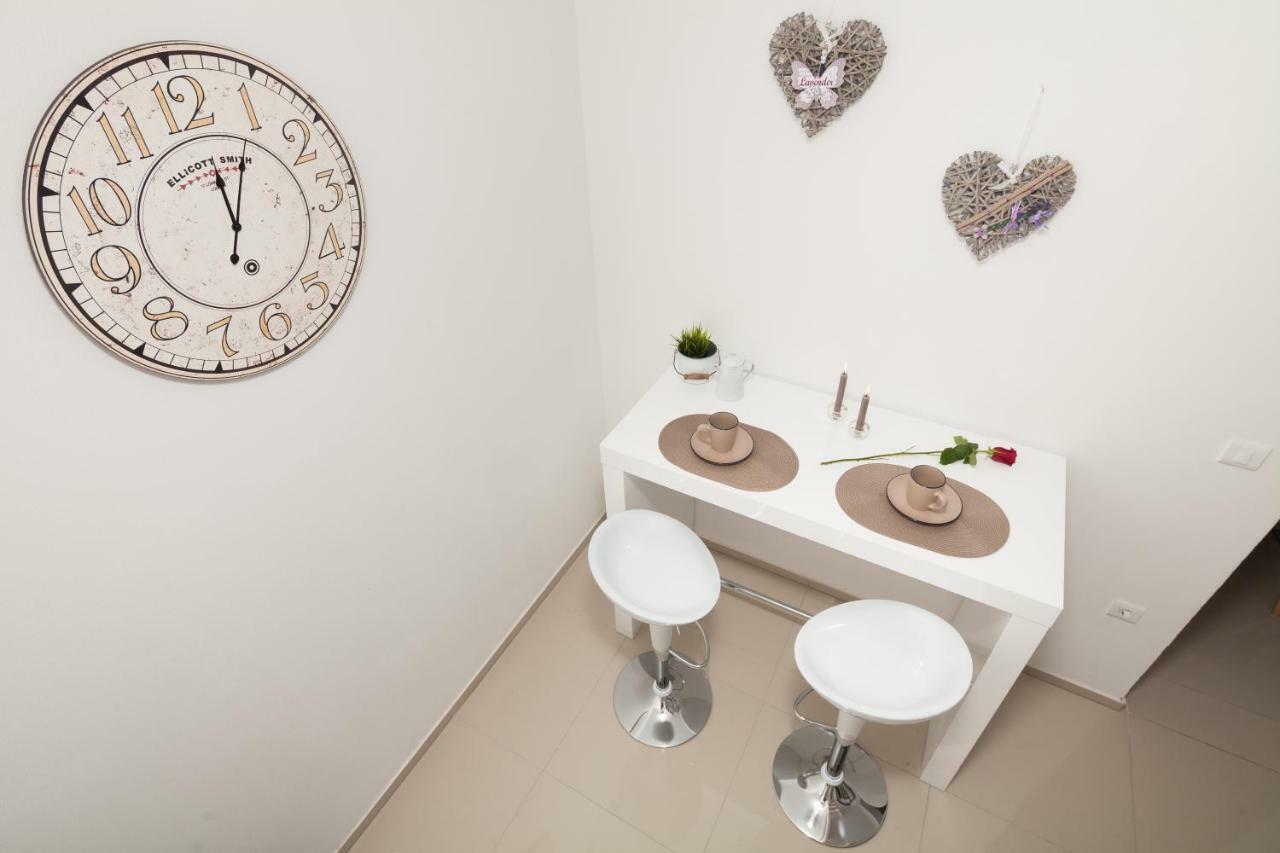 Luxury Apartment With Private Rooftop Terrace Pula Bagian luar foto