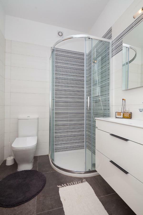 Luxury Apartment With Private Rooftop Terrace Pula Bagian luar foto