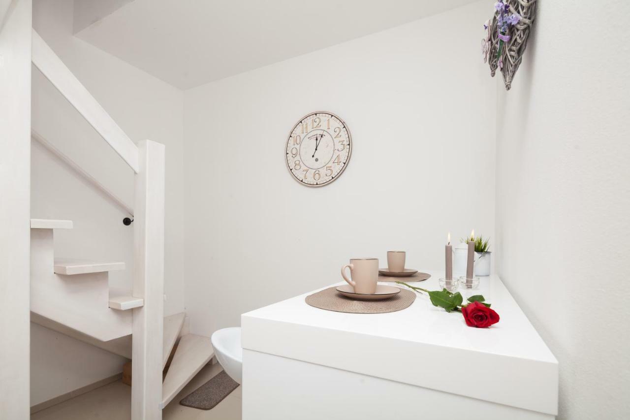 Luxury Apartment With Private Rooftop Terrace Pula Bagian luar foto