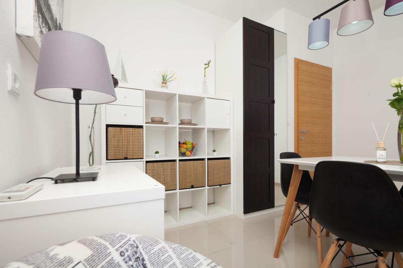 Luxury Apartment With Private Rooftop Terrace Pula Bagian luar foto