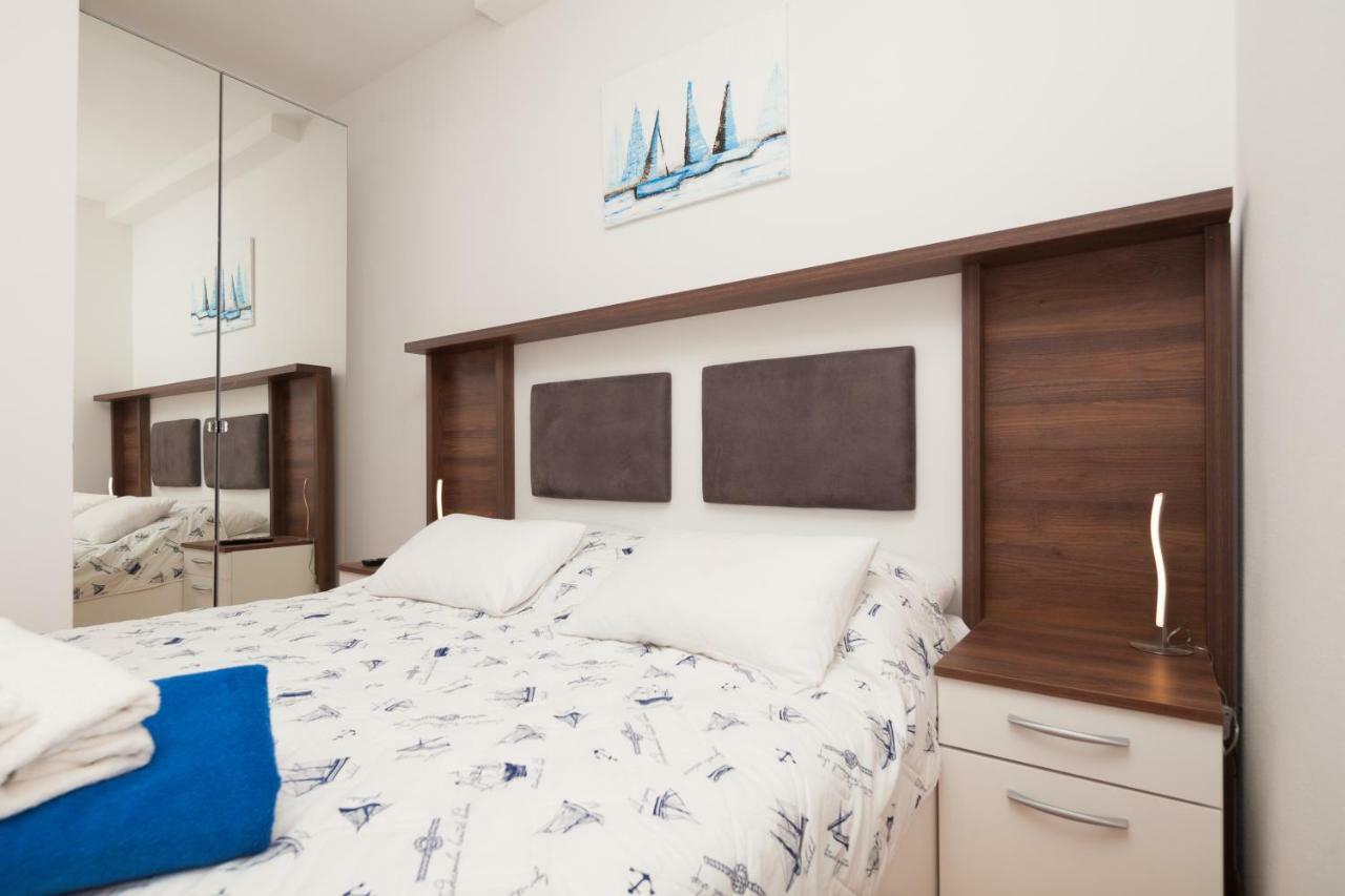 Luxury Apartment With Private Rooftop Terrace Pula Bagian luar foto